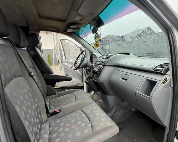 Білий Мерседес Віто, об'ємом двигуна 2.15 л та пробігом 246 тис. км за 4599 $, фото 7 на Automoto.ua