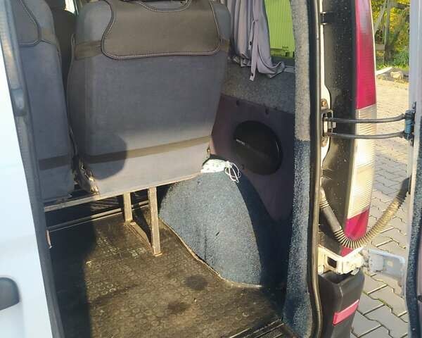 Белый Мерседес Вито, объемом двигателя 2.15 л и пробегом 360 тыс. км за 6500 $, фото 9 на Automoto.ua