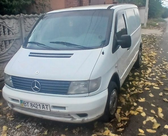 Мерседес Вито 2004 в Кривом Роге на Automoto.ua Белый Мерседес Вито, объемом двигателя 2.2 л и пробегом 360 тыс. км за 2700 $, фото 1 на Automoto.ua