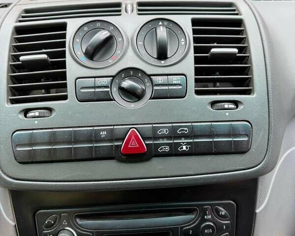 Белый Мерседес Вито, объемом двигателя 2.15 л и пробегом 260 тыс. км за 7000 $, фото 1 на Automoto.ua