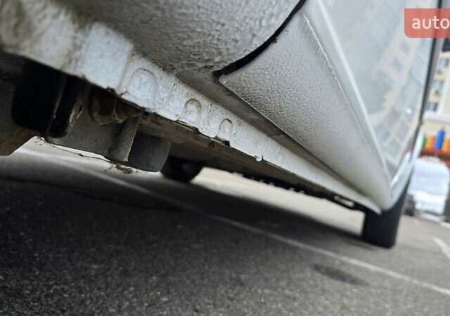 Білий Мерседес Віто, об'ємом двигуна 2.15 л та пробігом 309 тис. км за 7499 $, фото 37 на Automoto.ua