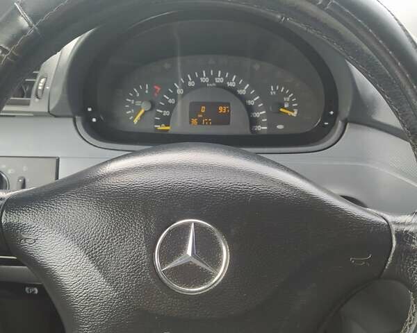 Белый Мерседес Вито, объемом двигателя 2.15 л и пробегом 360 тыс. км за 6500 $, фото 14 на Automoto.ua