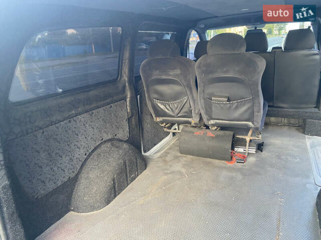 Белый Мерседес Вито, объемом двигателя 2.15 л и пробегом 155 тыс. км за 9500 $, фото 13 на Automoto.ua