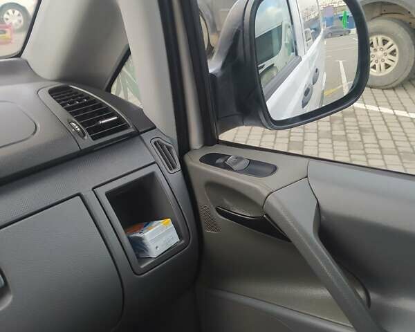 Белый Мерседес Вито, объемом двигателя 2.15 л и пробегом 360 тыс. км за 6500 $, фото 13 на Automoto.ua