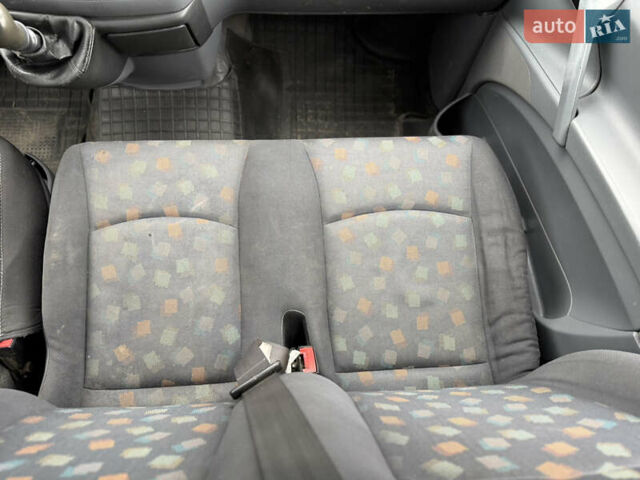 Білий Мерседес Віто, об'ємом двигуна 2.15 л та пробігом 350 тис. км за 4900 $, фото 40 на Automoto.ua