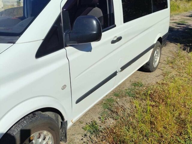 Білий Мерседес Віто, об'ємом двигуна 2.15 л та пробігом 440 тис. км за 5800 $, фото 1 на Automoto.ua