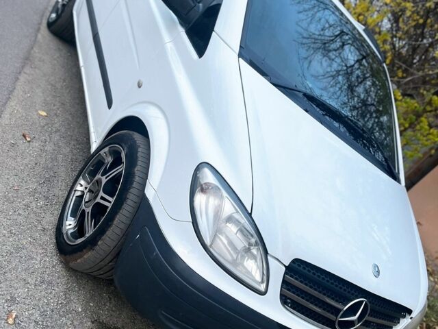 Белый Мерседес Вито, объемом двигателя 0 л и пробегом 350 тыс. км за 5850 $, фото 3 на Automoto.ua