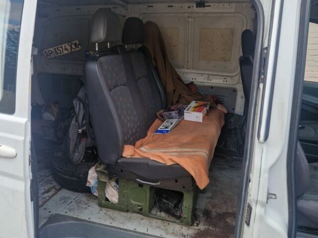 Білий Мерседес Віто, об'ємом двигуна 2.1 л та пробігом 400 тис. км за 3500 $, фото 3 на Automoto.ua