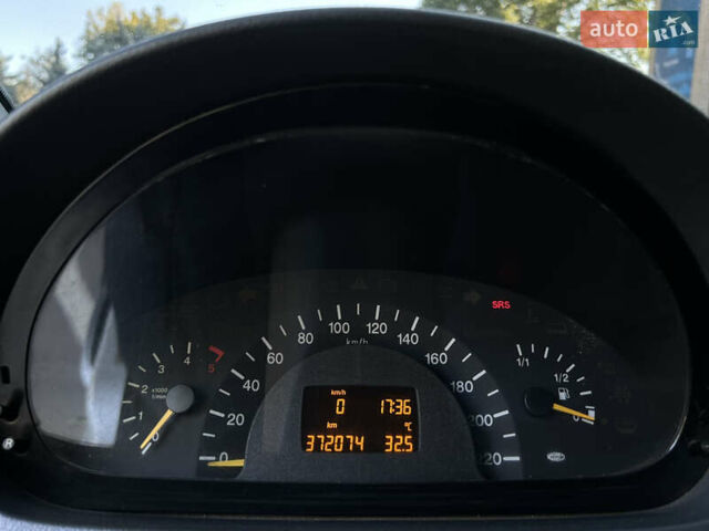 Белый Мерседес Вито, объемом двигателя 2.15 л и пробегом 372 тыс. км за 7999 $, фото 15 на Automoto.ua