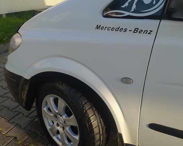 Белый Мерседес Вито, объемом двигателя 2.15 л и пробегом 360 тыс. км за 6500 $, фото 4 на Automoto.ua