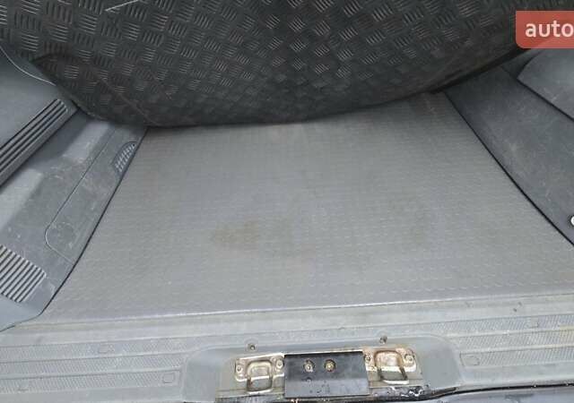 Білий Мерседес Віто, об'ємом двигуна 2.15 л та пробігом 309 тис. км за 7499 $, фото 19 на Automoto.ua