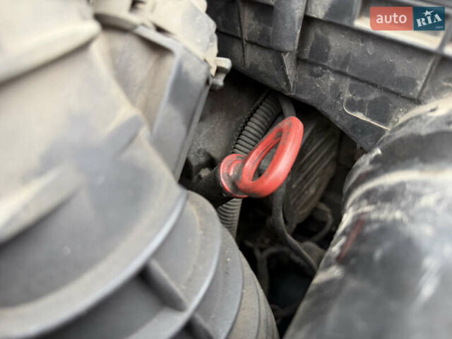 Білий Мерседес Віто, об'ємом двигуна 2.15 л та пробігом 350 тис. км за 4900 $, фото 33 на Automoto.ua