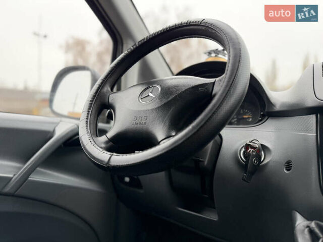 Белый Мерседес Вито, объемом двигателя 2.15 л и пробегом 350 тыс. км за 5400 $, фото 39 на Automoto.ua