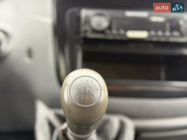 Білий Мерседес Віто, об'ємом двигуна 2.15 л та пробігом 350 тис. км за 4900 $, фото 50 на Automoto.ua