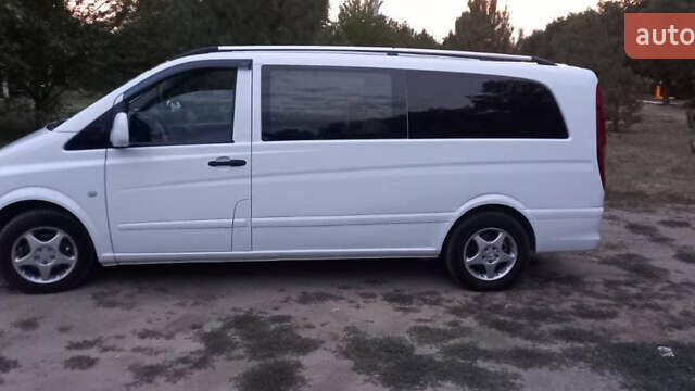 Белый Мерседес Вито, объемом двигателя 2.15 л и пробегом 400 тыс. км за 5700 $, фото 3 на Automoto.ua
