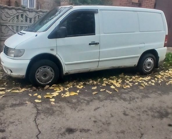 Мерседес Вито 2004 в Кривом Роге на Automoto.ua Белый Мерседес Вито, объемом двигателя 2.2 л и пробегом 360 тыс. км за 2700 $, фото 2 на Automoto.ua