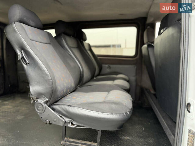 Белый Мерседес Вито, объемом двигателя 2.15 л и пробегом 350 тыс. км за 5400 $, фото 56 на Automoto.ua