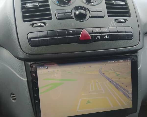 Белый Мерседес Вито, объемом двигателя 2.15 л и пробегом 360 тыс. км за 6500 $, фото 11 на Automoto.ua