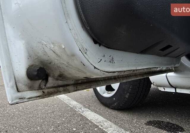 Білий Мерседес Віто, об'ємом двигуна 2.15 л та пробігом 309 тис. км за 7499 $, фото 34 на Automoto.ua