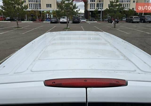 Білий Мерседес Віто, об'ємом двигуна 2.15 л та пробігом 309 тис. км за 7499 $, фото 15 на Automoto.ua