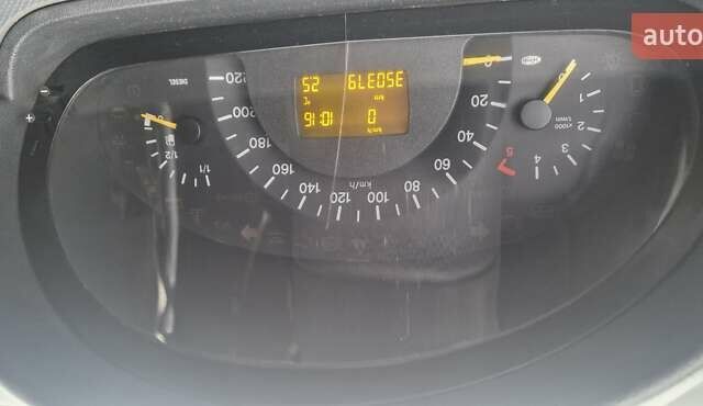 Білий Мерседес Віто, об'ємом двигуна 2.15 л та пробігом 350 тис. км за 6800 $, фото 1 на Automoto.ua