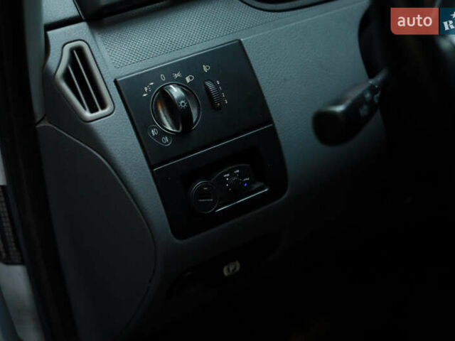 Белый Мерседес Вито, объемом двигателя 2.15 л и пробегом 246 тыс. км за 7299 $, фото 21 на Automoto.ua