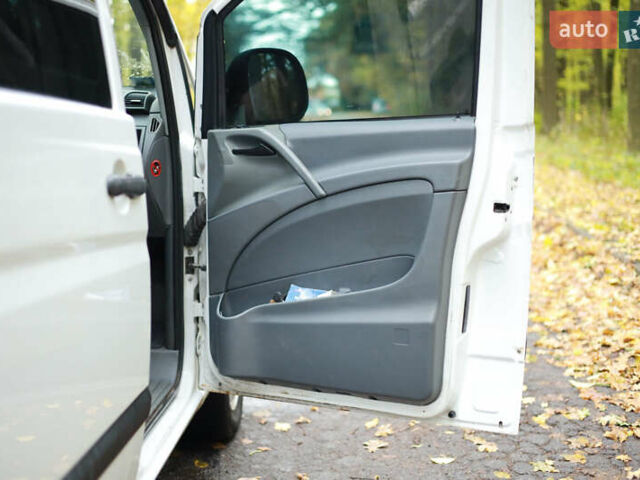 Белый Мерседес Вито, объемом двигателя 2.15 л и пробегом 246 тыс. км за 7299 $, фото 23 на Automoto.ua