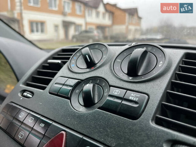 Білий Мерседес Віто, об'ємом двигуна 2.2 л та пробігом 288 тис. км за 7500 $, фото 45 на Automoto.ua