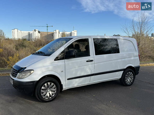 Белый Мерседес Вито, объемом двигателя 2.2 л и пробегом 300 тыс. км за 5900 $, фото 2 на Automoto.ua