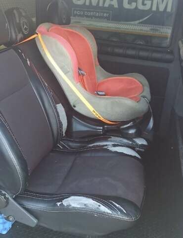 Белый Мерседес Вито, объемом двигателя 2.15 л и пробегом 362 тыс. км за 6250 $, фото 14 на Automoto.ua