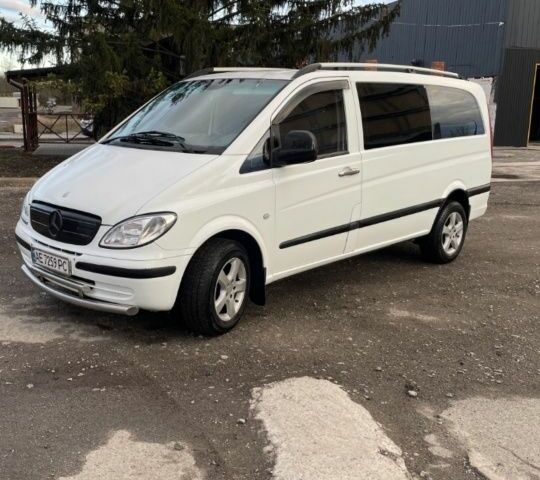 Белый Мерседес Вито, объемом двигателя 2.1 л и пробегом 420 тыс. км за 9000 $, фото 6 на Automoto.ua