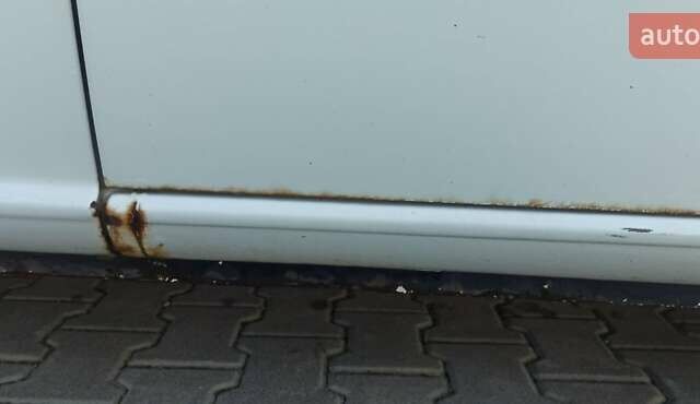 Белый Мерседес Вито, объемом двигателя 2.15 л и пробегом 362 тыс. км за 6250 $, фото 26 на Automoto.ua