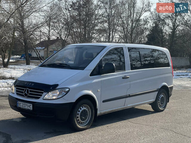 Белый Мерседес Вито, объемом двигателя 2.2 л и пробегом 340 тыс. км за 6000 $, фото 1 на Automoto.ua