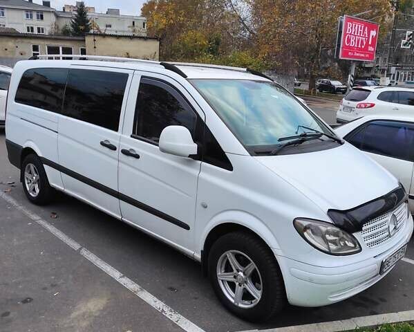 Белый Мерседес Вито, объемом двигателя 2.2 л и пробегом 430 тыс. км за 7000 $, фото 3 на Automoto.ua