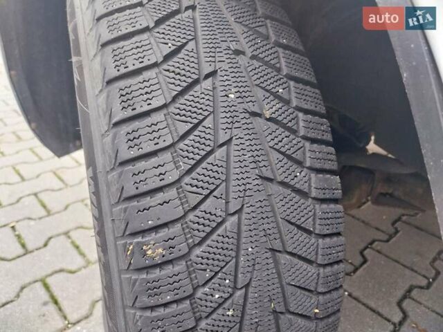 Белый Мерседес Вито, объемом двигателя 2.15 л и пробегом 362 тыс. км за 6250 $, фото 5 на Automoto.ua