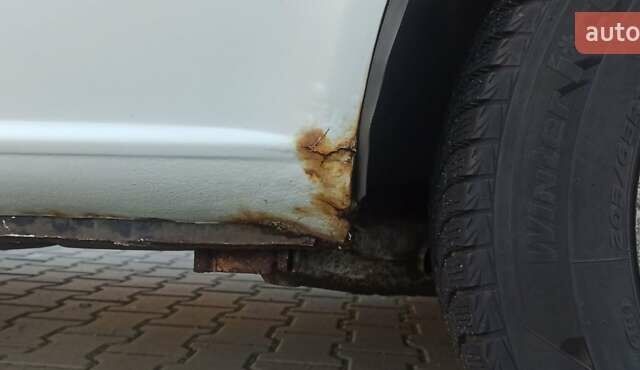 Белый Мерседес Вито, объемом двигателя 2.15 л и пробегом 362 тыс. км за 6250 $, фото 21 на Automoto.ua