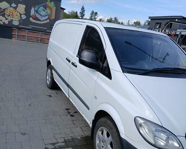 Білий Мерседес Віто, об'ємом двигуна 2.15 л та пробігом 600 тис. км за 3900 $, фото 4 на Automoto.ua