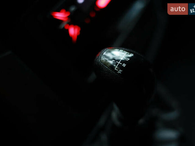 Белый Мерседес Вито, объемом двигателя 2.15 л и пробегом 246 тыс. км за 7299 $, фото 20 на Automoto.ua