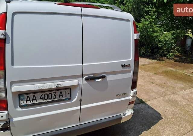 Белый Мерседес Вито, объемом двигателя 2.2 л и пробегом 627 тыс. км за 5000 $, фото 4 на Automoto.ua