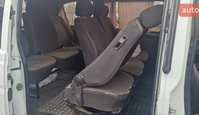 Білий Мерседес Віто, об'ємом двигуна 2.15 л та пробігом 350 тис. км за 6800 $, фото 4 на Automoto.ua