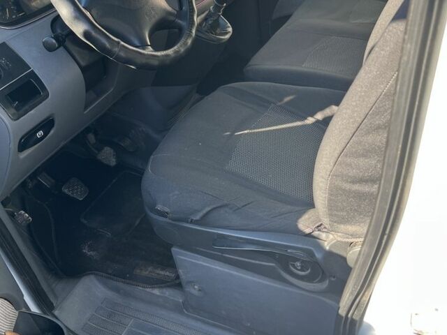 Белый Мерседес Вито, объемом двигателя 2.1 л и пробегом 342 тыс. км за 6200 $, фото 7 на Automoto.ua