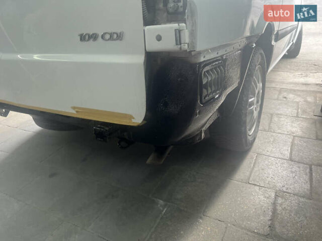 Белый Мерседес Вито, объемом двигателя 2.15 л и пробегом 246 тыс. км за 7299 $, фото 31 на Automoto.ua