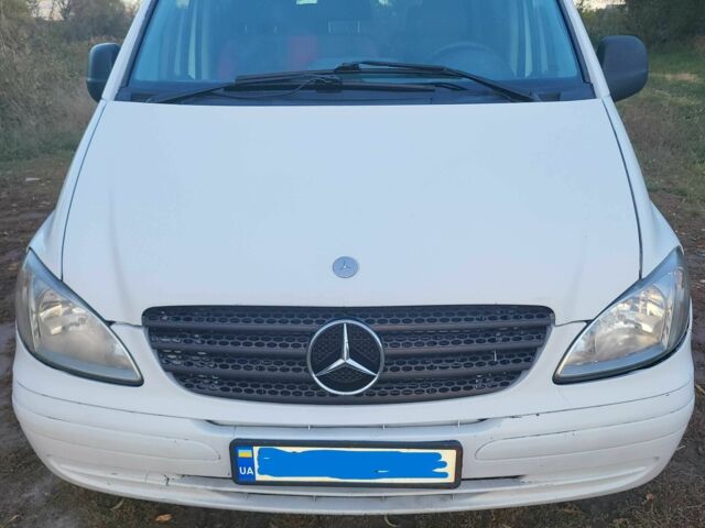 Белый Мерседес Вито, объемом двигателя 2.2 л и пробегом 300 тыс. км за 6200 $, фото 1 на Automoto.ua