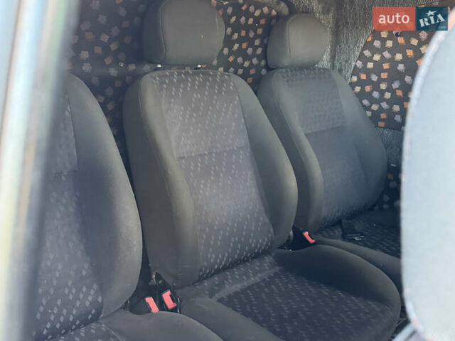 Белый Мерседес Вито, объемом двигателя 2.2 л и пробегом 300 тыс. км за 5900 $, фото 11 на Automoto.ua