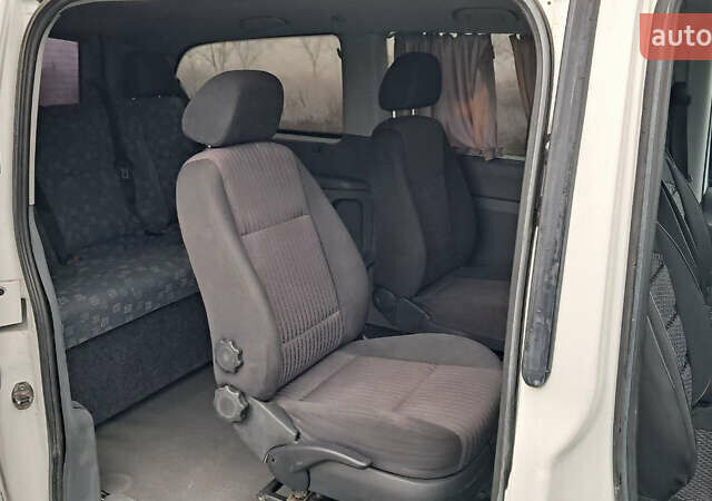 Белый Мерседес Вито, объемом двигателя 2.15 л и пробегом 366 тыс. км за 7500 $, фото 14 на Automoto.ua