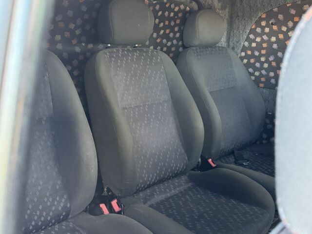 Белый Мерседес Вито, объемом двигателя 2.1 л и пробегом 300 тыс. км за 5900 $, фото 11 на Automoto.ua