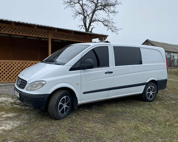 Білий Мерседес Віто, об'ємом двигуна 2.2 л та пробігом 460 тис. км за 7200 $, фото 1 на Automoto.ua