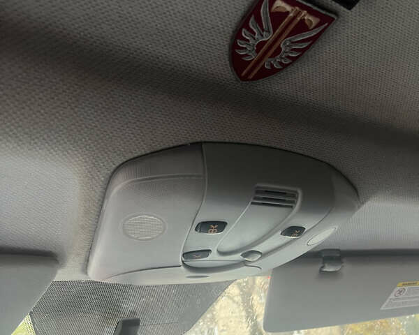 Белый Мерседес Вито, объемом двигателя 2.15 л и пробегом 246 тыс. км за 7299 $, фото 25 на Automoto.ua