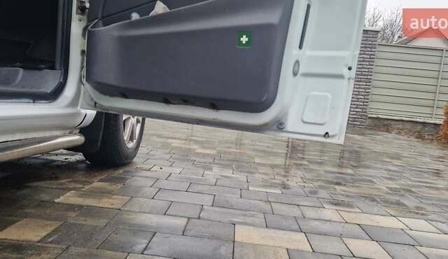 Білий Мерседес Віто, об'ємом двигуна 2.15 л та пробігом 350 тис. км за 6800 $, фото 5 на Automoto.ua