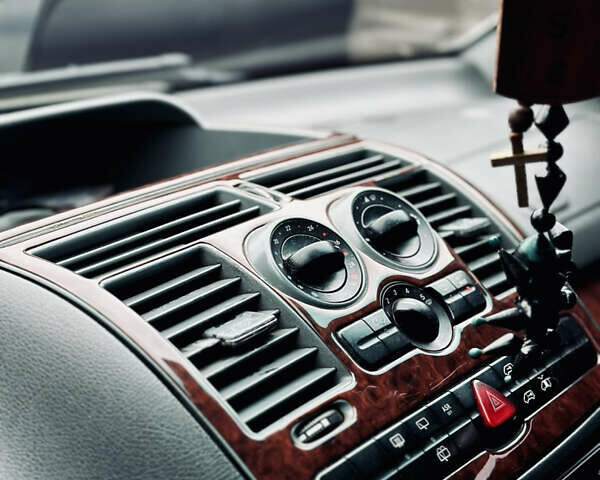 Білий Мерседес Віто, об'ємом двигуна 2.15 л та пробігом 310 тис. км за 7999 $, фото 19 на Automoto.ua